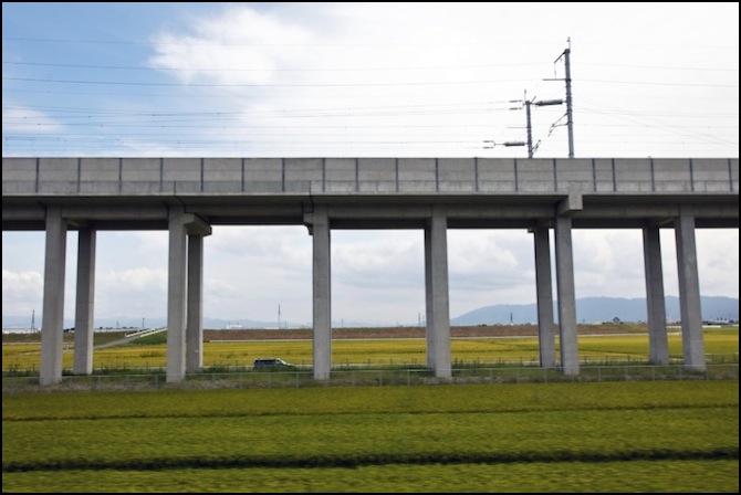shinkansen-viaduct-field
