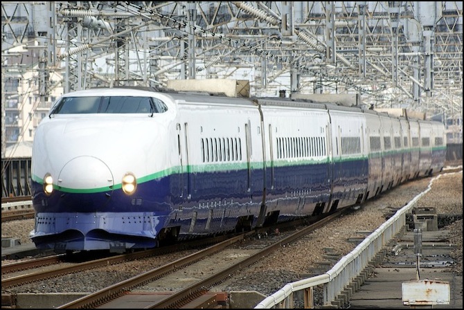 JR_East_Shinkansen_200-renewal
