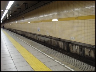 subway-yurakucho-dirty